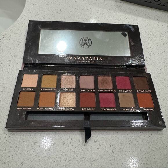 Anastasia Beverly Hills Modern Renaissance Eyeshadow Palette - Picture 1 of 5